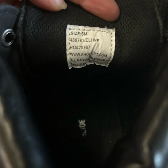 Boys, black waterproof trail guide size 6 boots - Picture 4 of 6